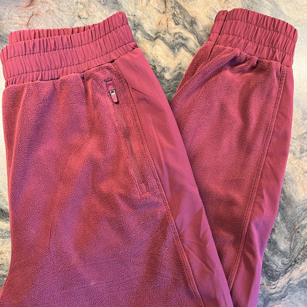 ZYIA - Maroon Fleece Active Joggers